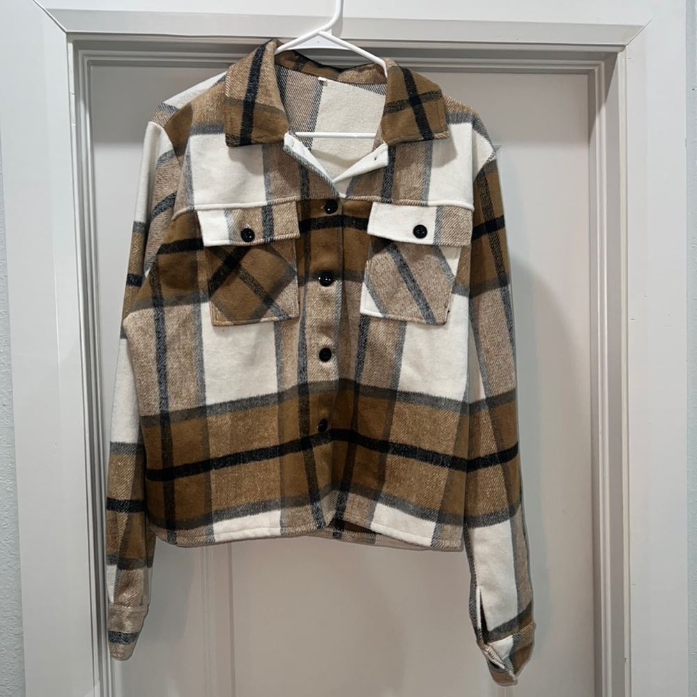 Women’s Crop Plaid Flannel Jacket